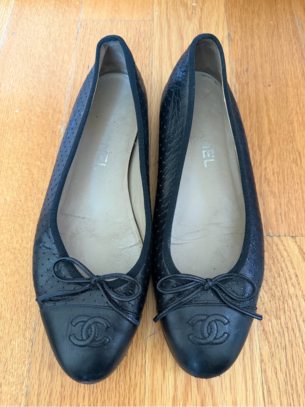 CHANEL Black Leather Bow Ballet Flats with Perforation